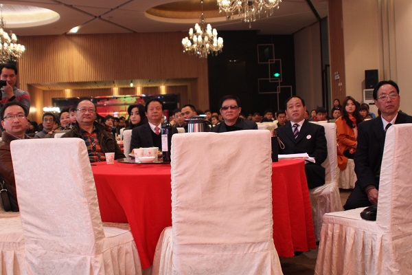 成蜀十年，携手同辉