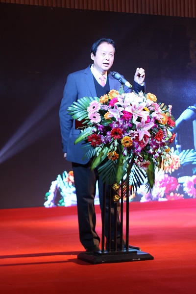 成蜀十年，携手同辉