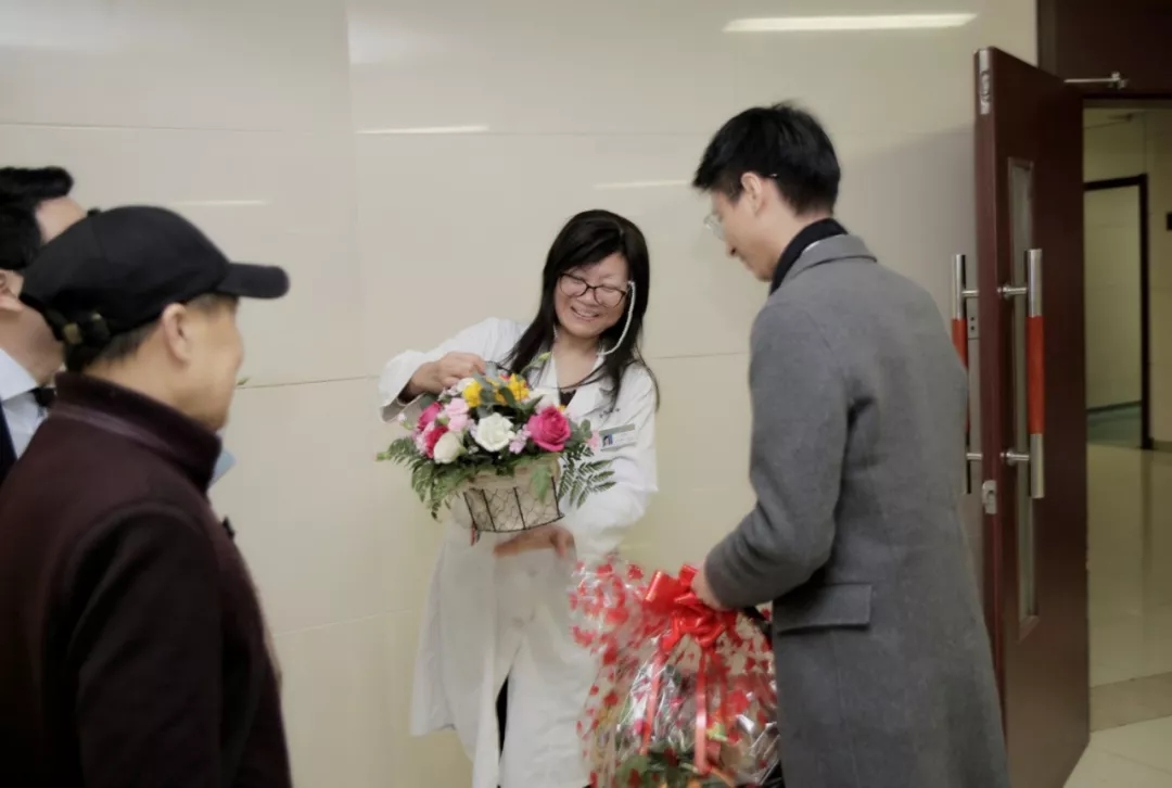 我们是一家人——成蜀电力集团工会主席张辉一行携爱心款慰问陈显达