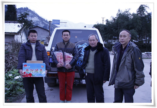 500kV石雅线、二普线线路覆冰，成蜀电力抗冰保电