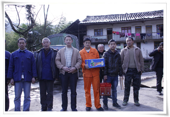 500kV石雅线、二普线线路覆冰，成蜀电力抗冰保电