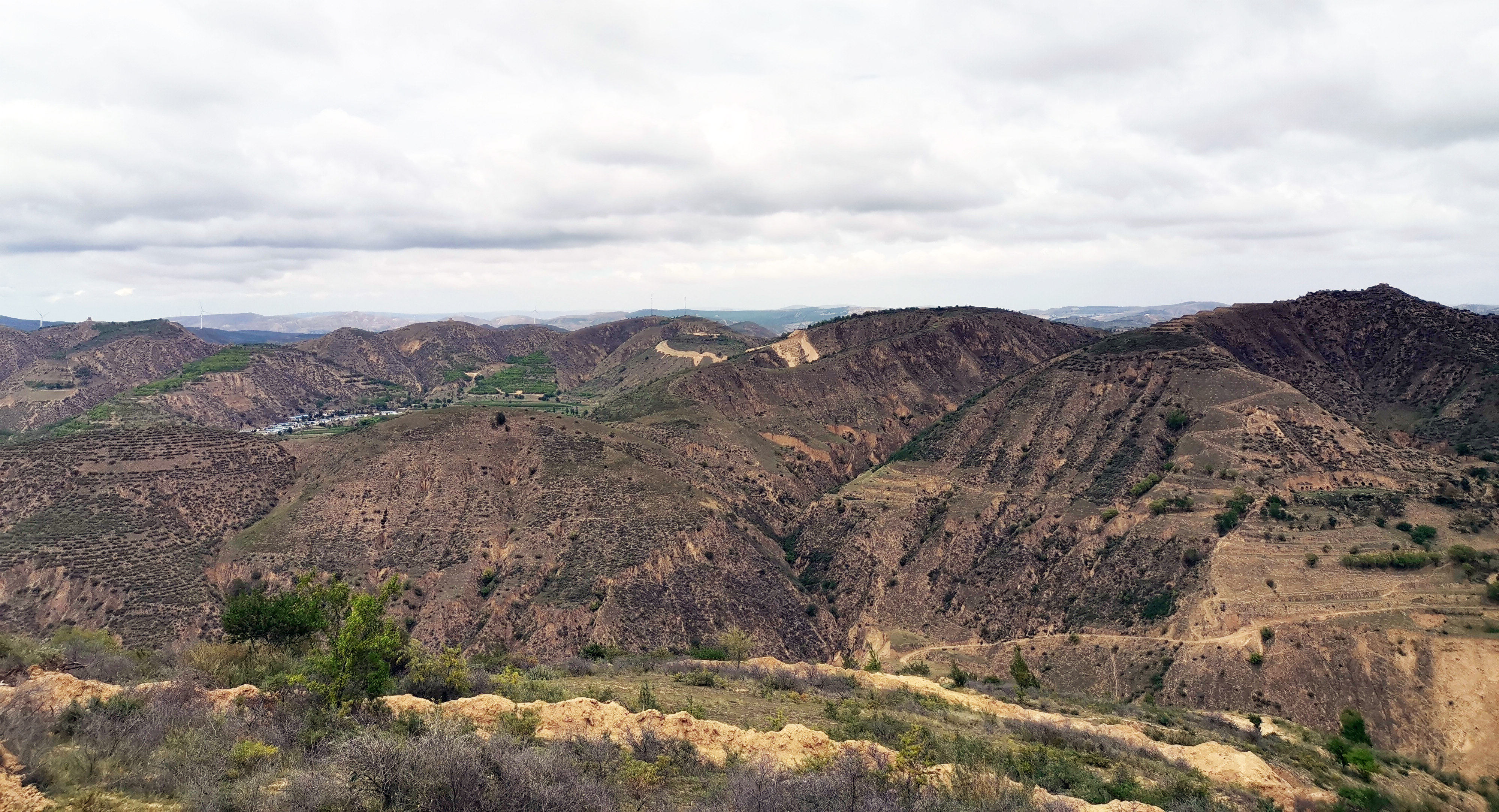 【成蜀动态】华润新能源吴起长城二期50MW风电项目首基基础浇筑圆满完成