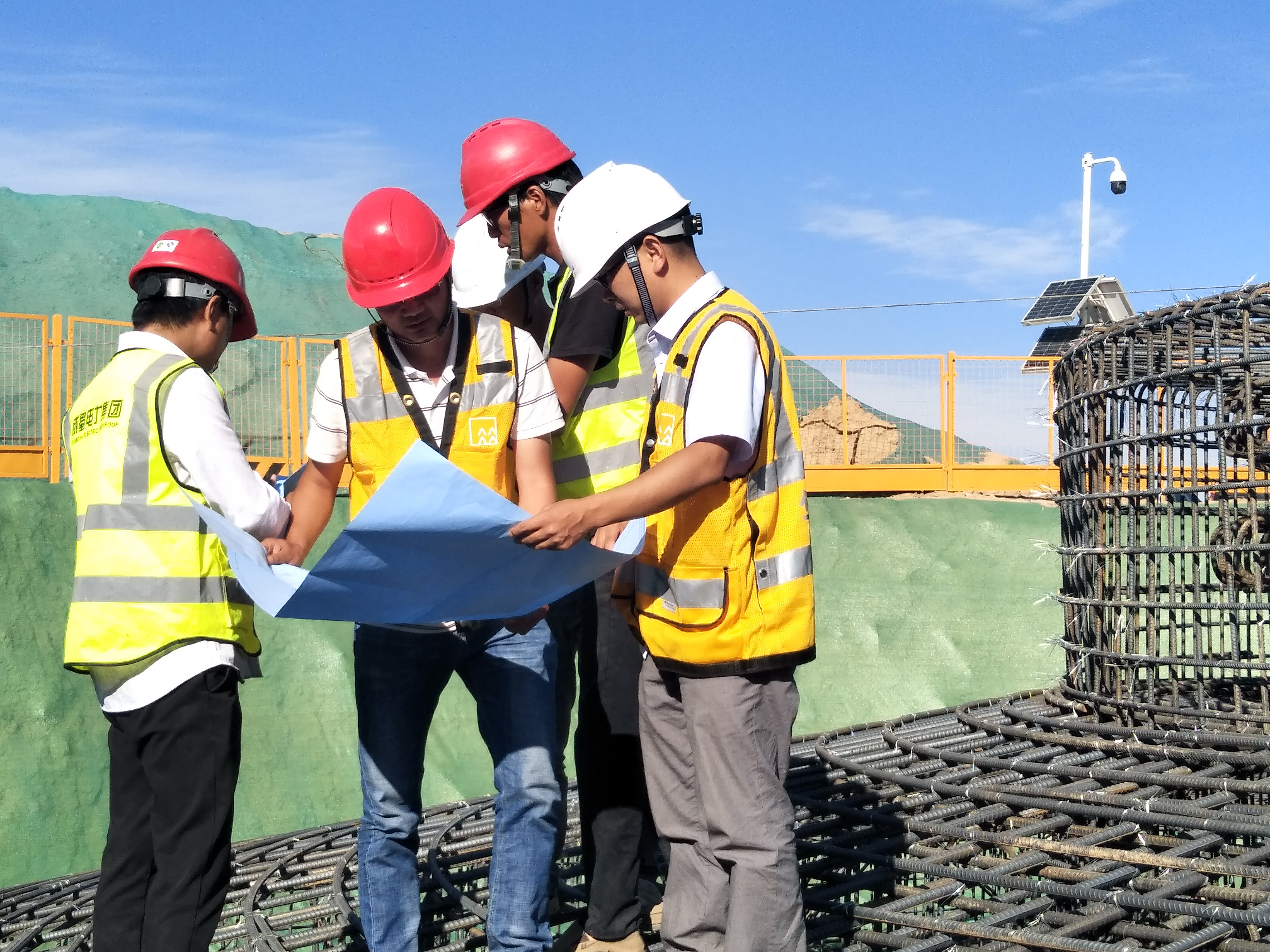 【成蜀动态】华润新能源吴起长城二期50MW风电项目首基基础浇筑圆满完成