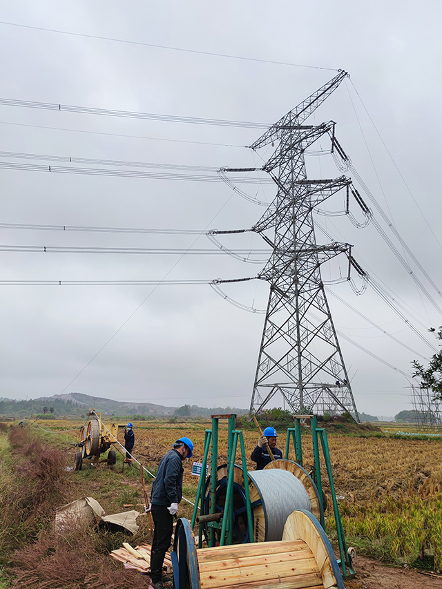 江西超高压500kV鄱抚线迁改工程顺利完工