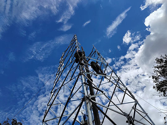 南弄光伏电站110kV线路工程顺利带电投运