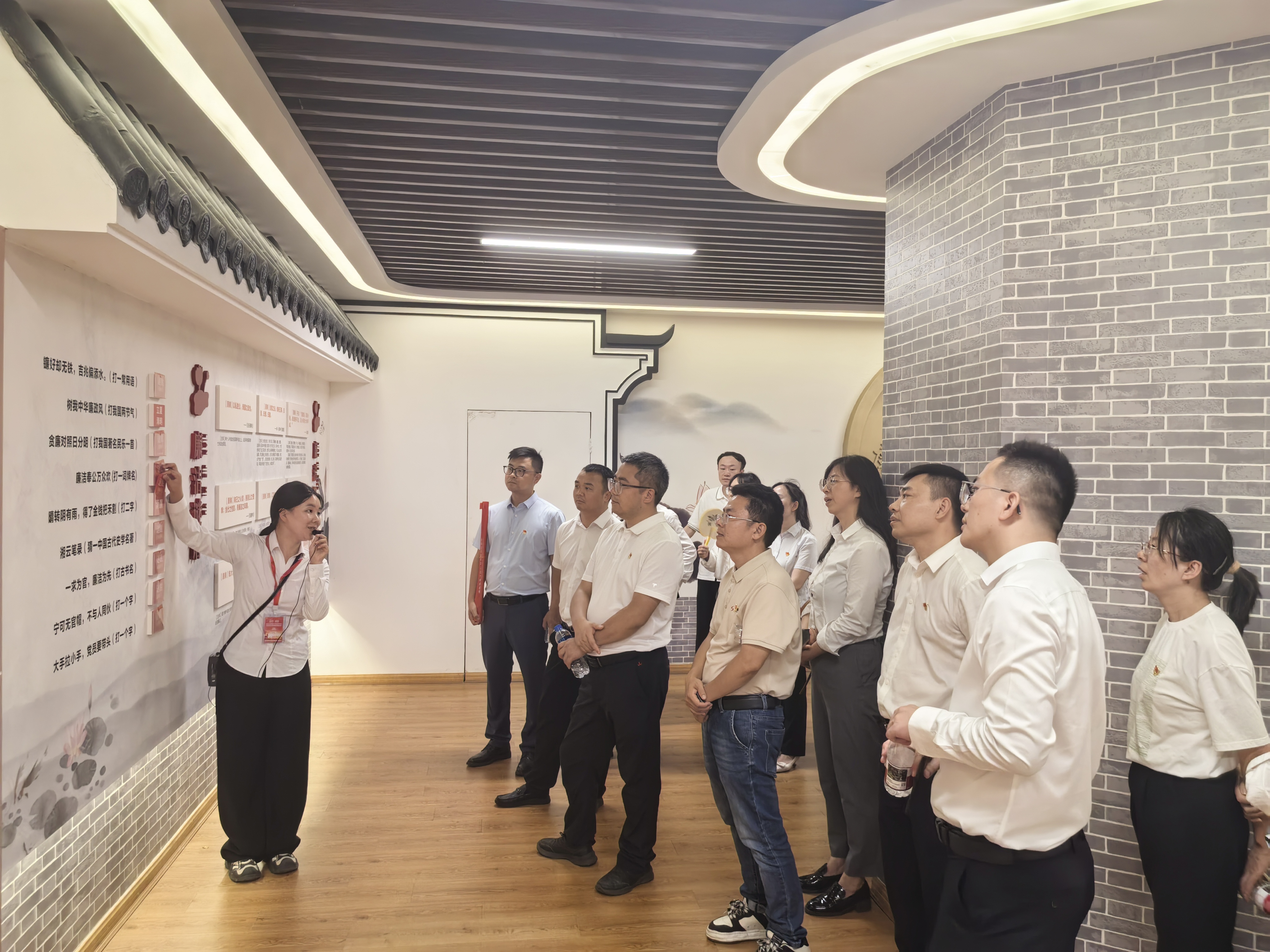 集团党支部开展庆“七一”暨廉洁教育活动