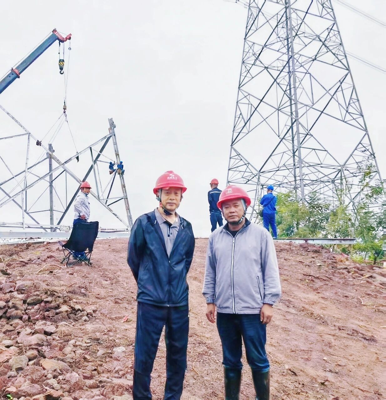 集团领导国庆期间深入项目建设一线慰问并督导安全生产