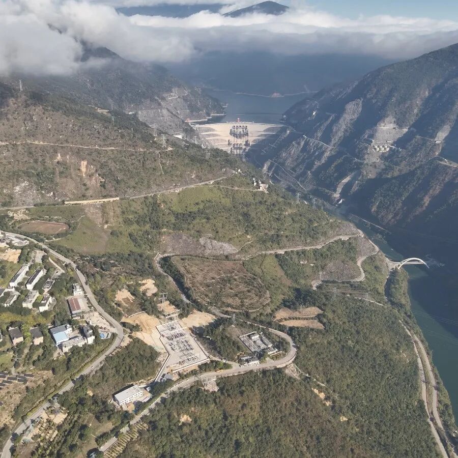 水光共舞，绿电新章--成蜀电力集团助力建设南方电网区域首个百万千瓦级水光互补汇集站