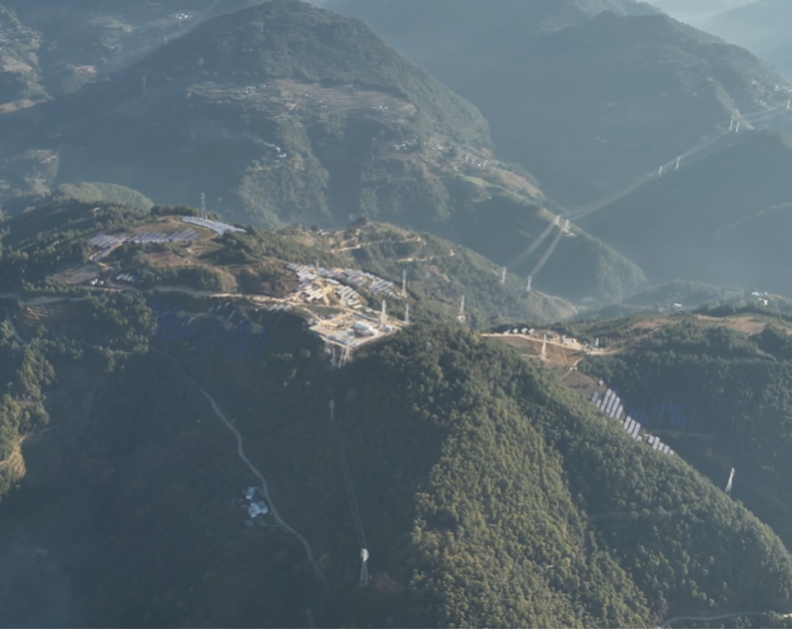 云南凤庆四大光伏发电项目集电线路工程全面竣工并网